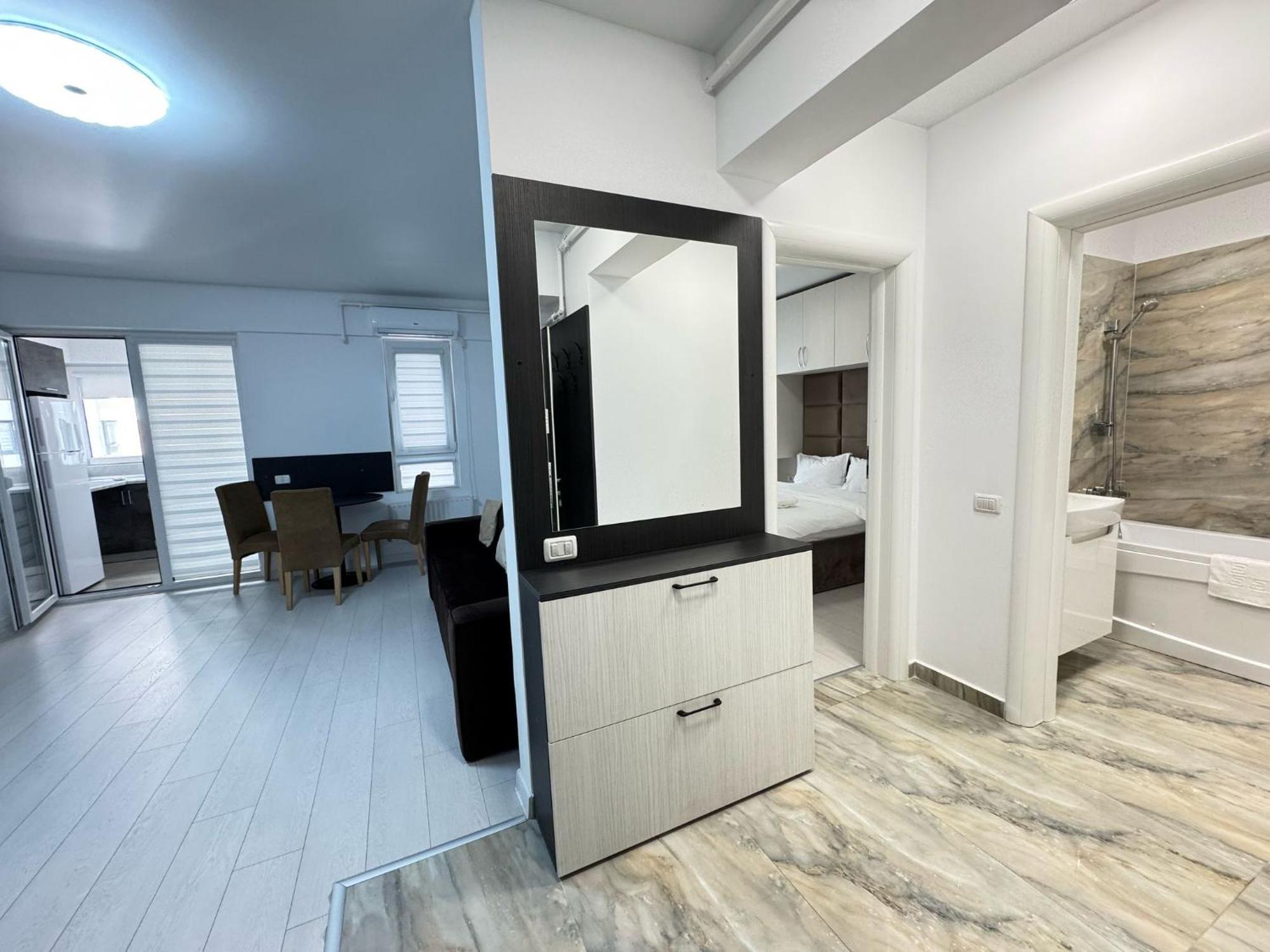 Central Address Towers By Glam Apartments Bucharest With Parking Екстер'єр фото